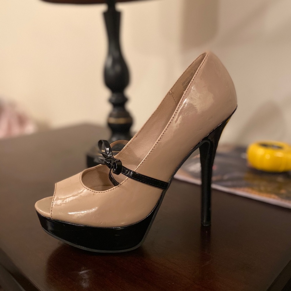 ZIGI New York heels size 7.5
